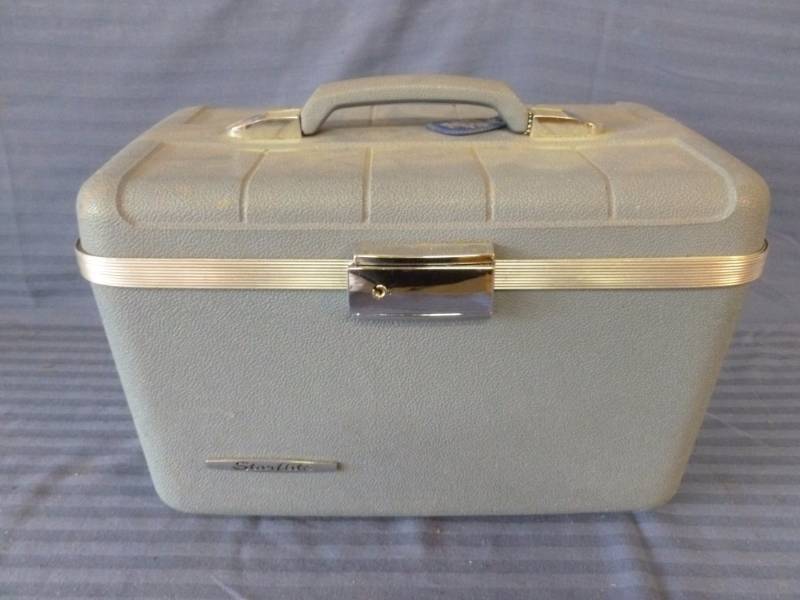 lot 146 image: Vintage Travel Case