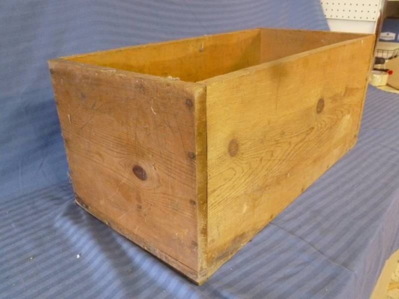 lot 168 image: Vintage Wooden Crate