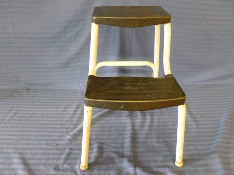 lot 182 image: Vintage Step Stool