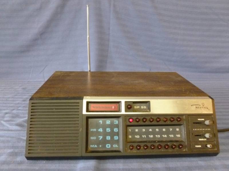 lot 186 image: Vintage Radio Receiver