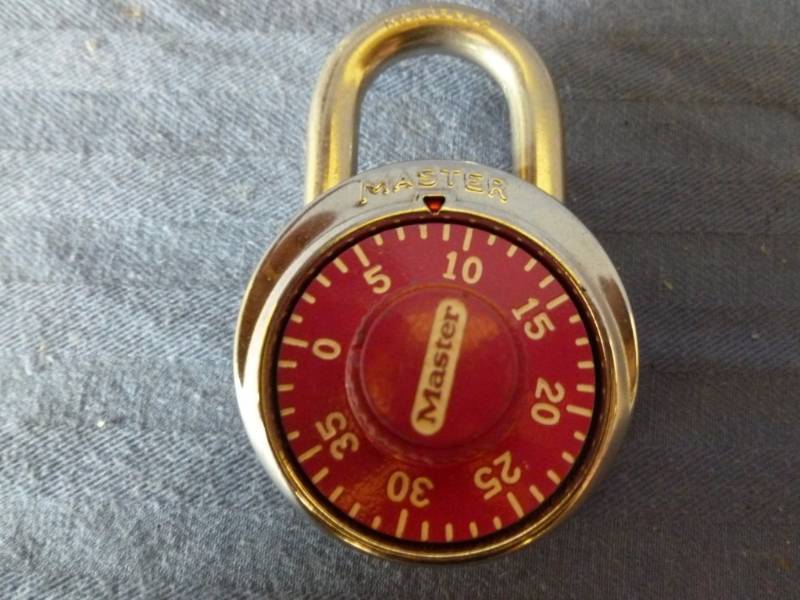 lot 194 image: Master Lock