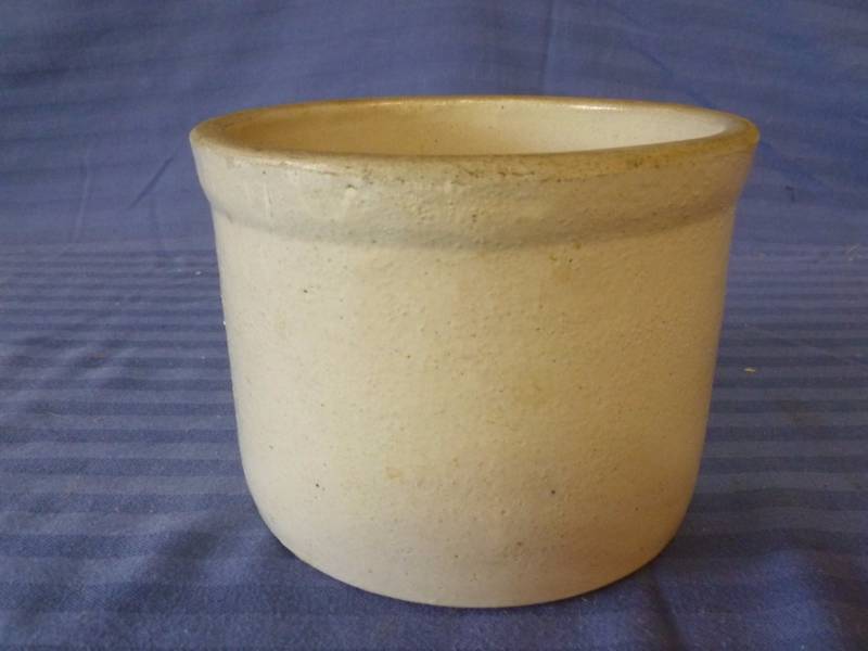 lot 202 image: Lard Crock