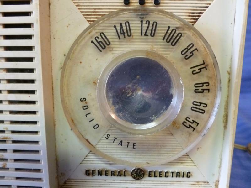 lot 205 image: Vintage Radio