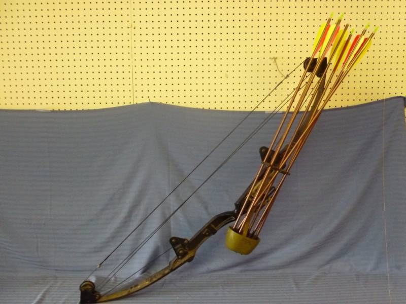 lot 9 image: Bear Compound Bow