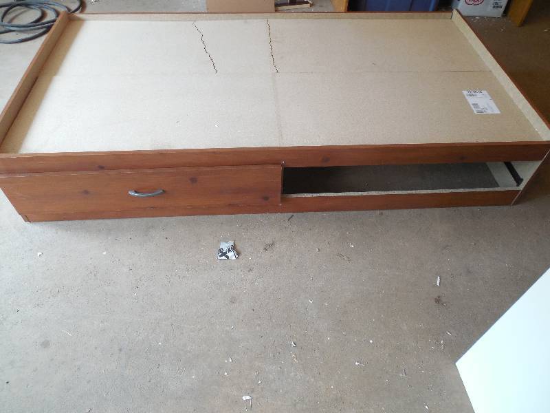 TWIN BED FRAME