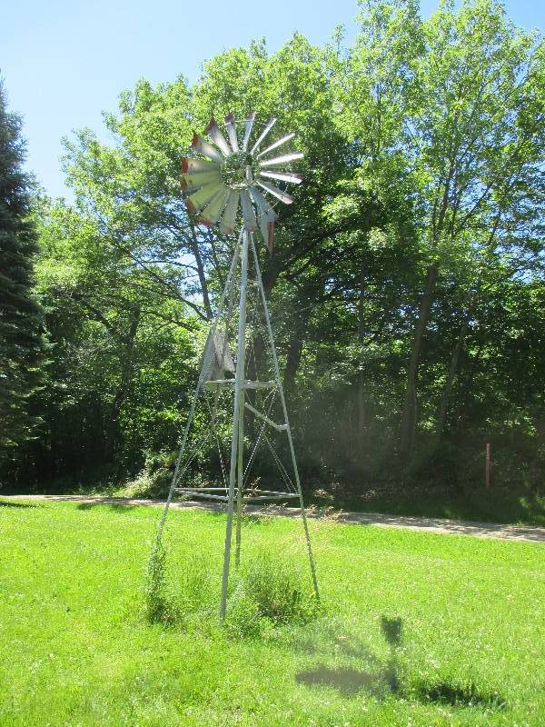 lot 6 image: 10 windmill