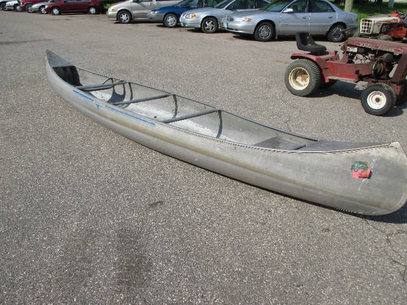 lot 5 image: Grumman canoe