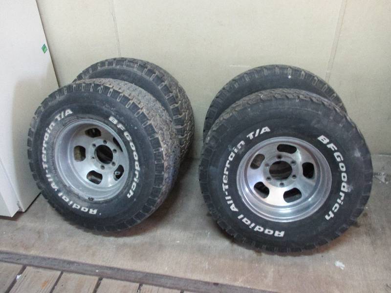 lot 11 image: Tires