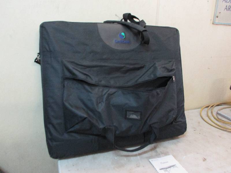 lot 8 image: Massage Table
