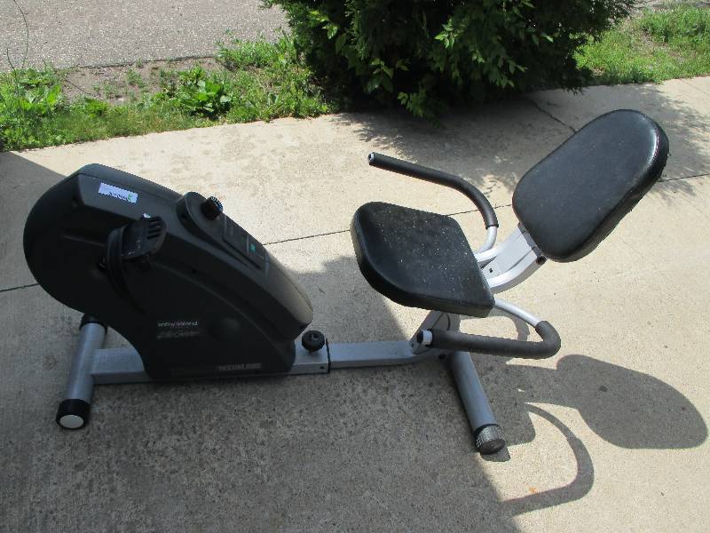 lot 63 image: recumbent bike