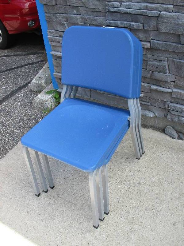 lot 68 image: 3 chairs