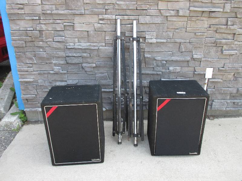 lot 75 image: Community speakers