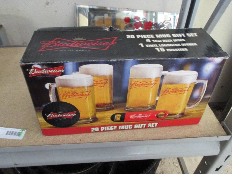 lot 118 image: Budweiser mug set