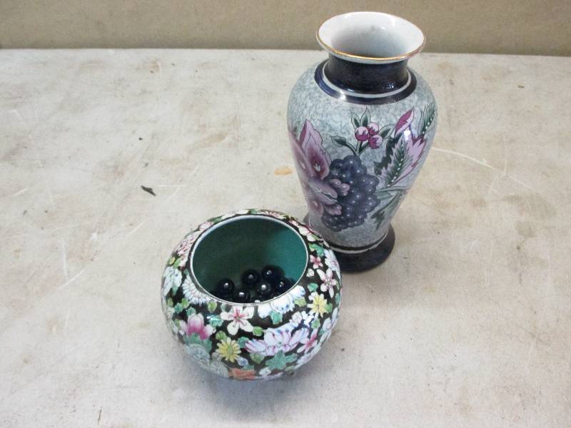 lot 126 image: Vases