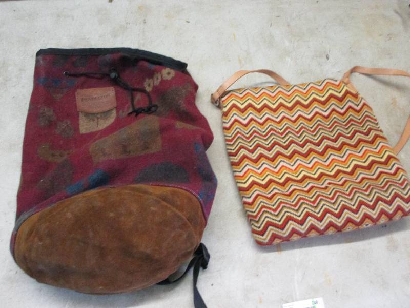 lot 138 image: 2 Bags
