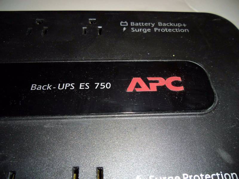 DOUBLE LOT of APC  Back-UPS ES 750 Surge Protectors with Battery Backup 120 v