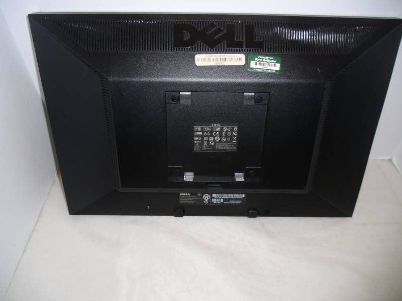 Lot of 7 Dell E1910c widescreen, flat panel, LCD Monitors and 7 stands.  NO power cords.