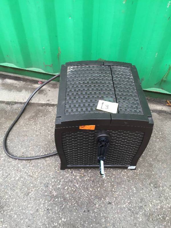 lot 13 image: Hose Hide Away