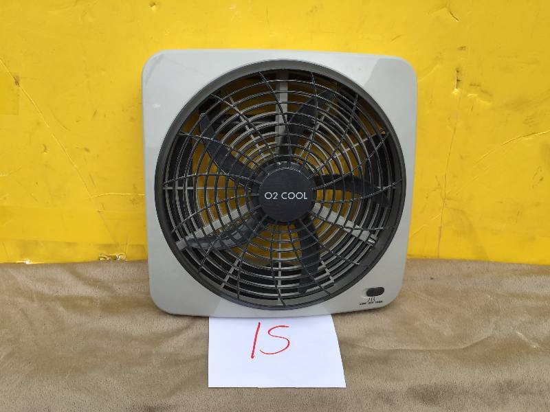 lot 15 image: O2 Cool Fan 10