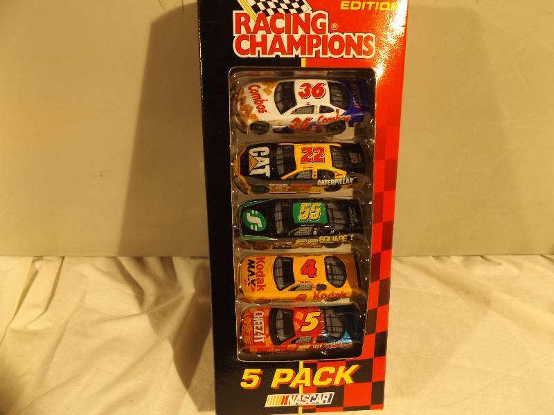 lot 11 image: Nascar 5 Pack of Racecars, Racing Champions 2002 Edition
