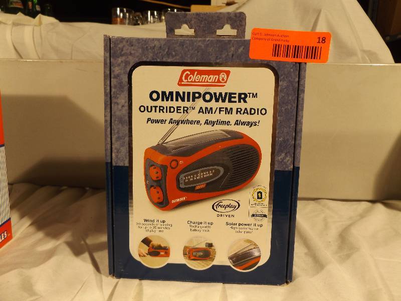 lot 18 image: Coleman Omnipower Outrider AMFM Radio