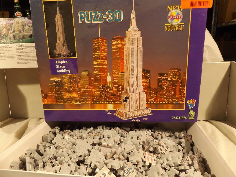 lot 23 image: Wrebbit Puzzle- 902 Piece 3D Puzzle