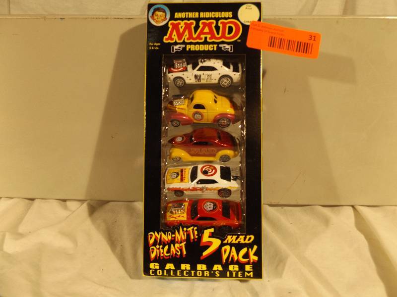 lot 31 image: Diecast 5 Pack of Mad Magazine Toy Cars