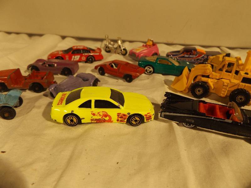 lot 42 image: Variety of Toy Vehicles