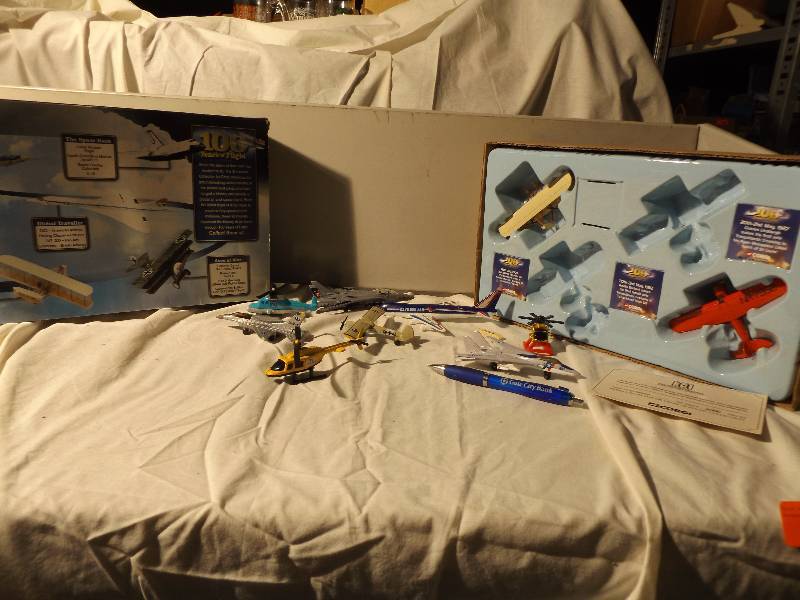 lot 49 image: Assorted Toy Aircraft