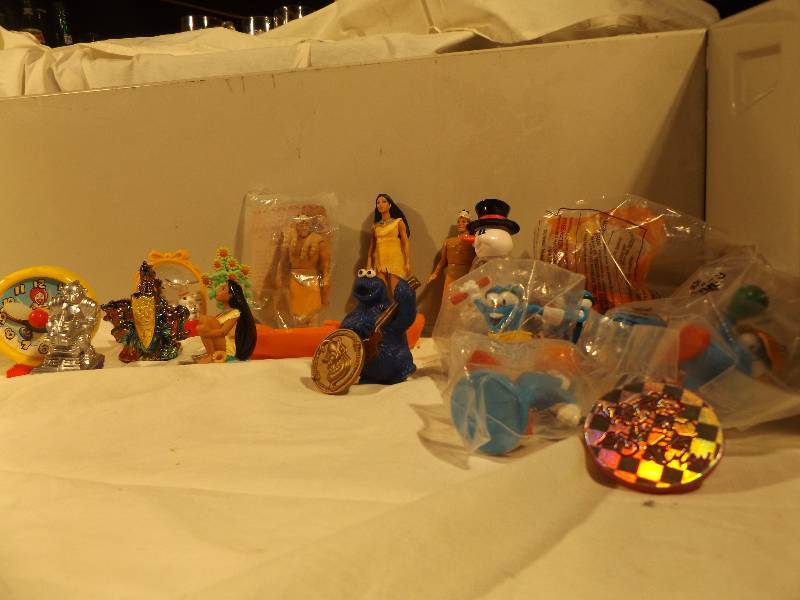 lot 64 image: 21 Promotional Toys