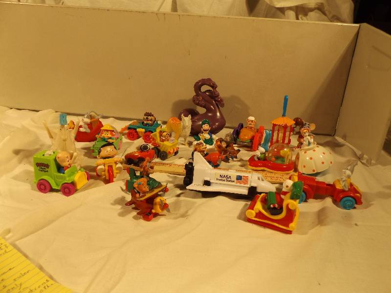 lot 78 image: 20 Toys of Cartoon Characters