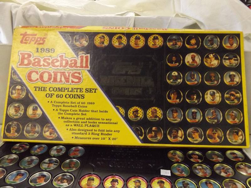 lot 97 image: Topps 1989 Baseball Coins Complete Set