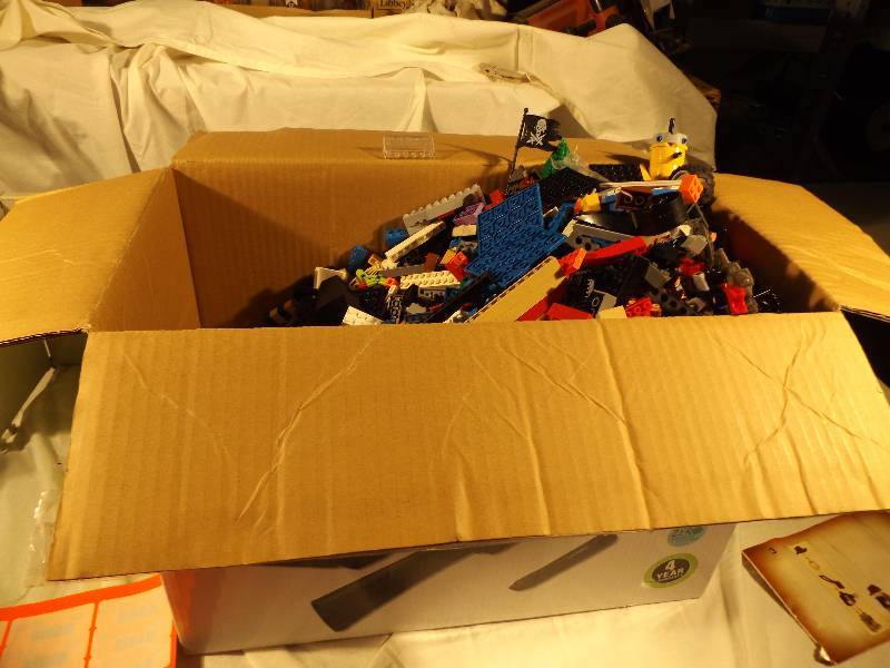 lot 100 image: Legos at least 80 lbs