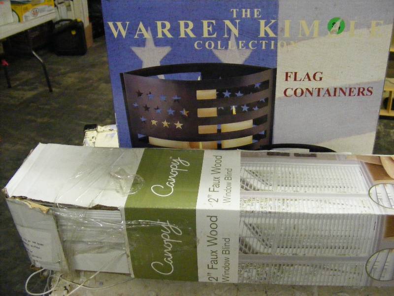lot 261 image: Warren Kimball Flag Holders and 23 x 64 White Window Blind