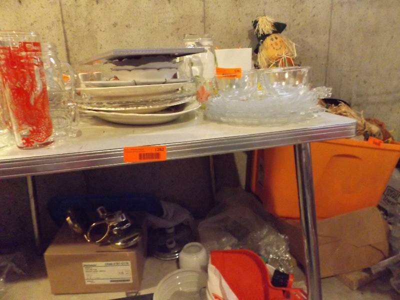 Table with 2 chairs