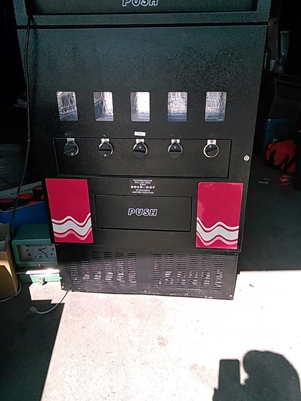 Awesome SodaSnack Machine Combo Unit-GREAT man cave cooler-MINT