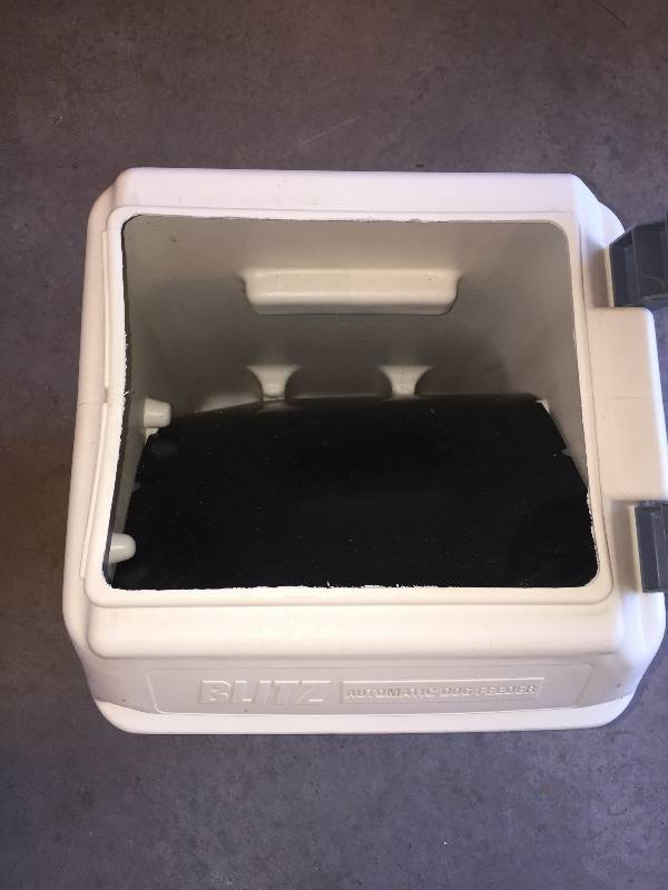Pet Feeder