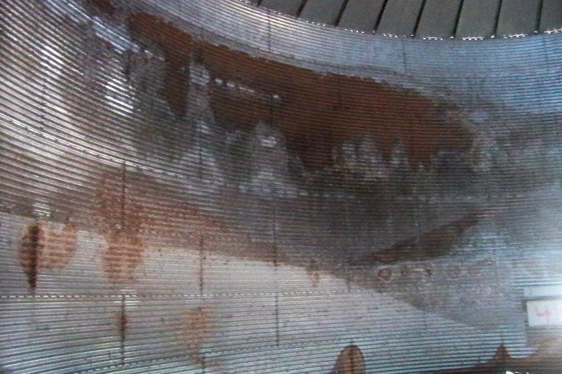 lot 2 image: 42 Grain Bin