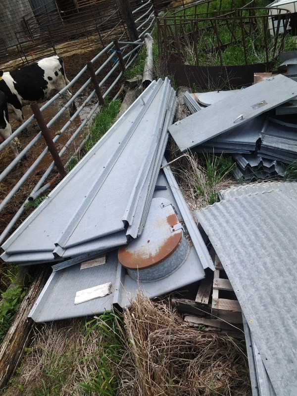 lot 7 image: 24 MFS Grain Bin