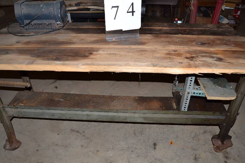 lot 74 image: Large metal work bench wgrinder