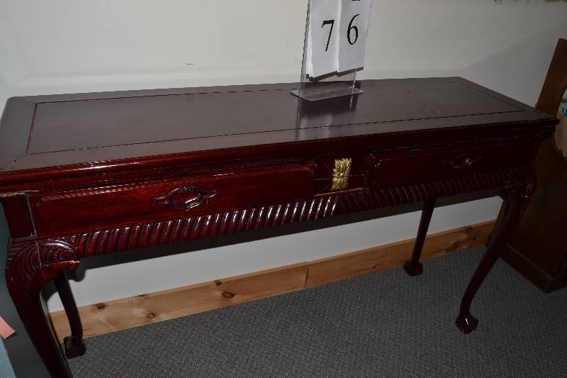 lot 76 image: Sofa table