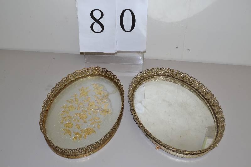 lot 80 image: Vintage trays