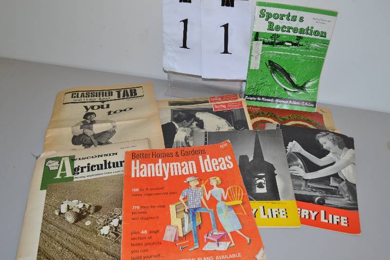 lot 11 image: Vintage magazines