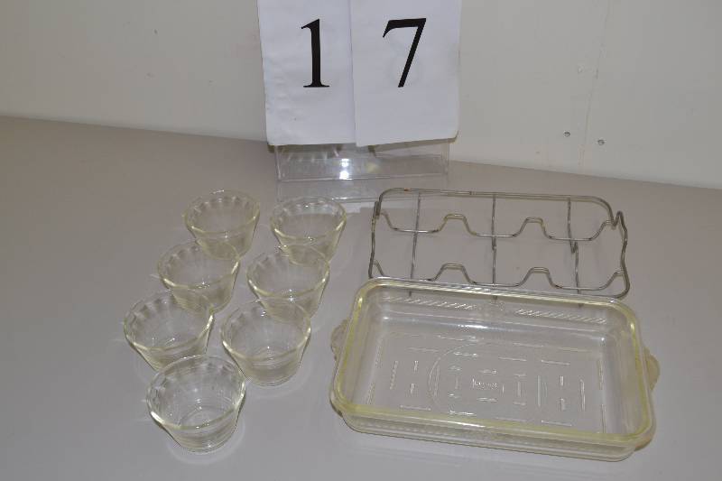 lot 17 image: Baking items