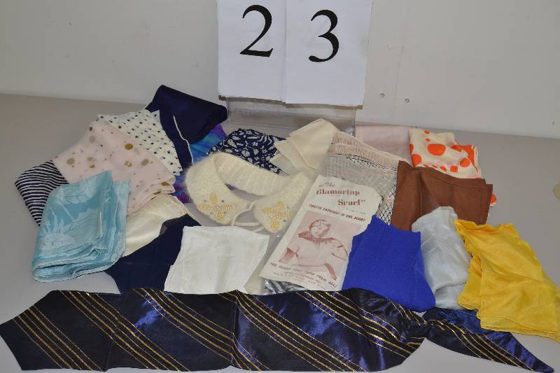 lot 23 image: Vintage scarves and collars