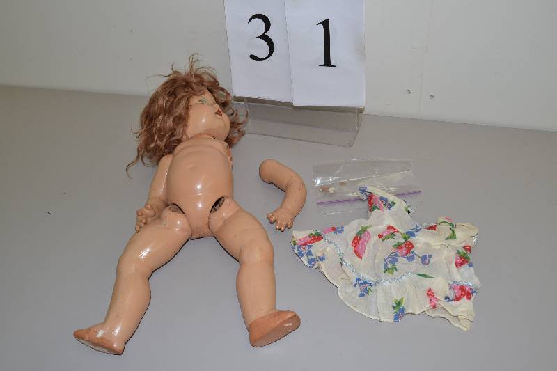 lot 31 image: Vintage doll