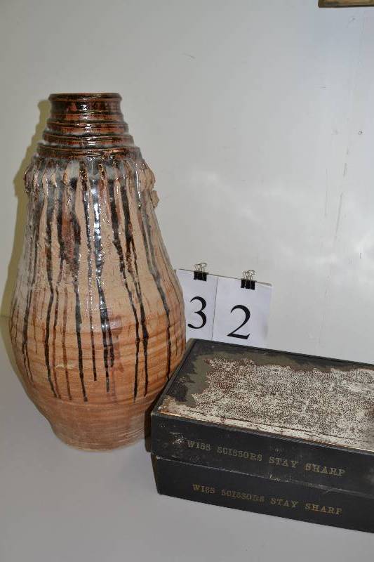 lot 32 image: Paul Epple pottery & display boxes