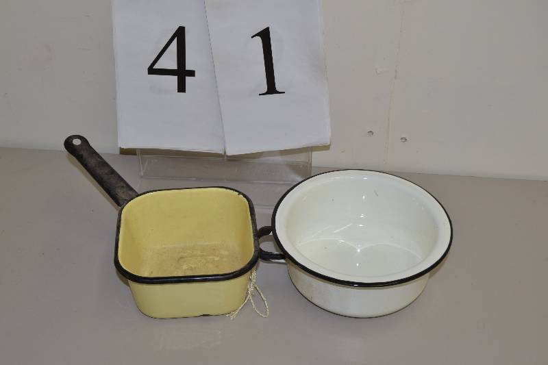 lot 41 image: Enamelware