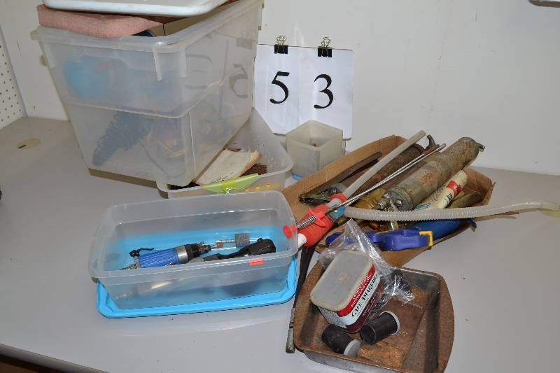 lot 53 image: Misc Garage items