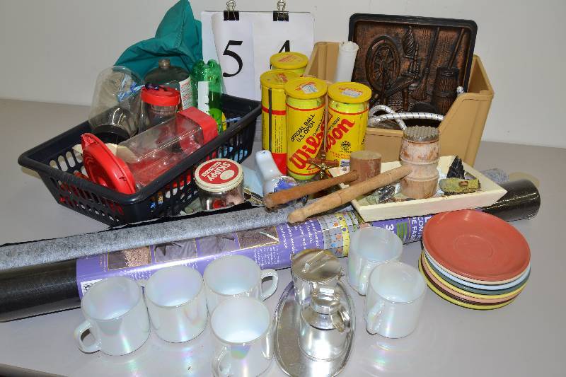 lot 54 image: Misc items